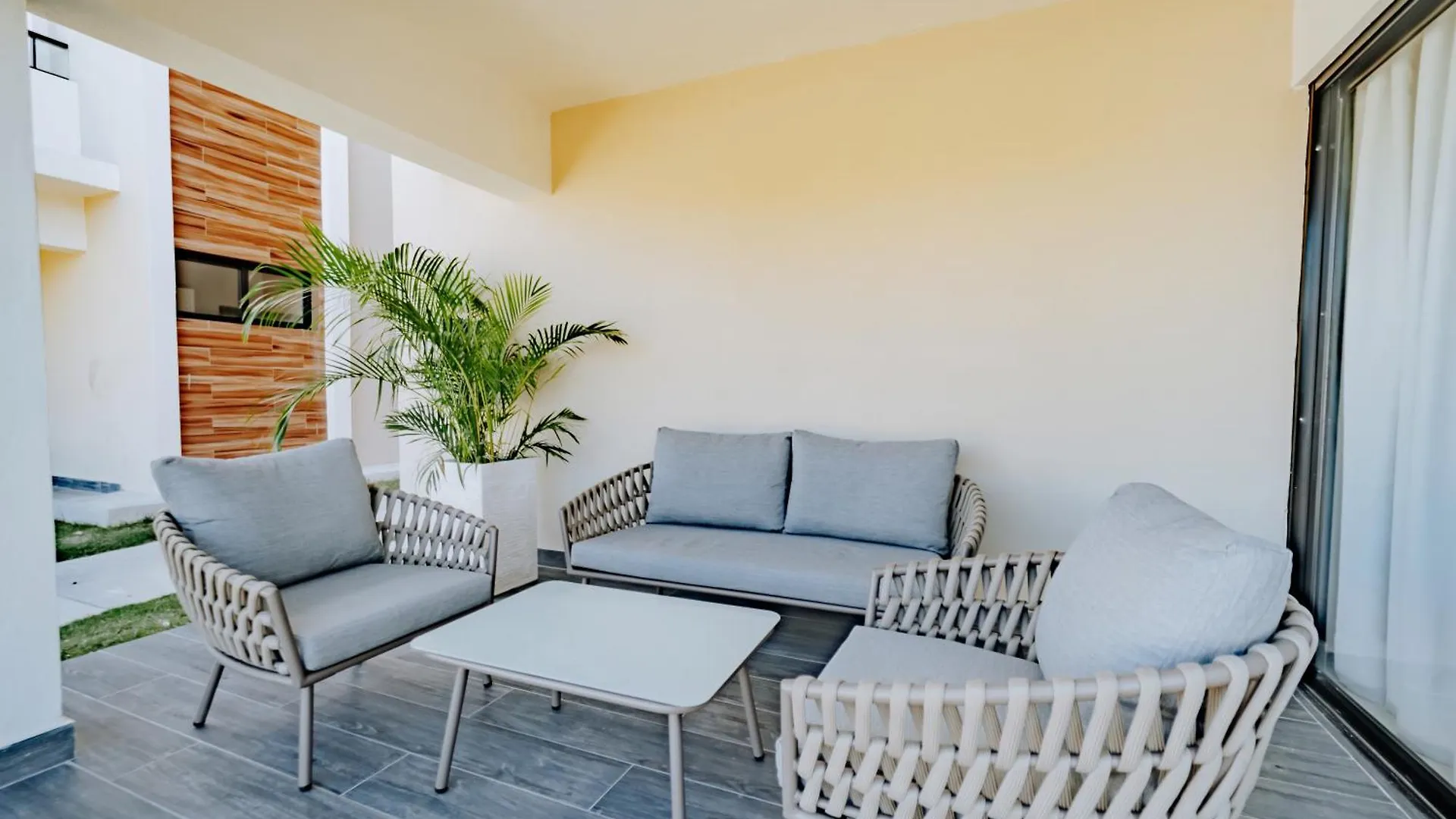 2 Bedroom Cozy Apartment 3 Minutes To Downtown Punta Cana